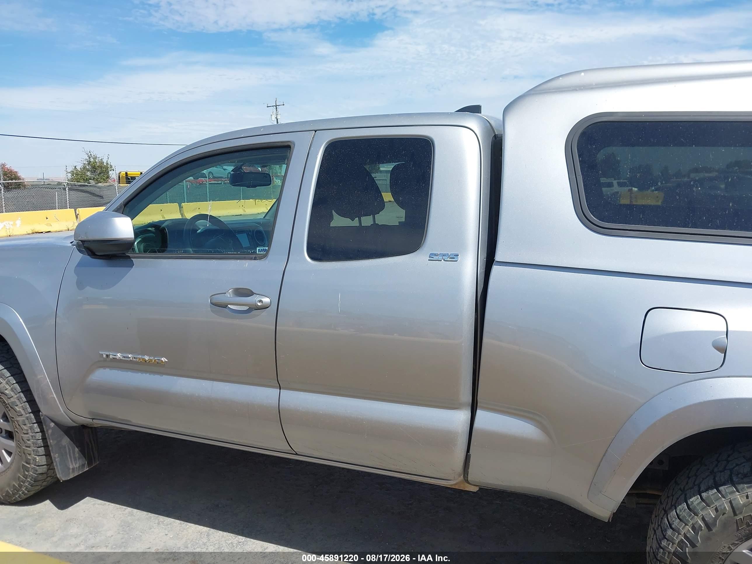 2017 TOYOTA TACOMA SR5 V6