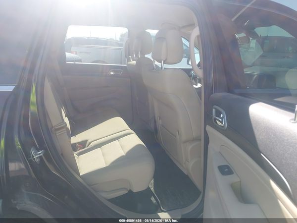 2019 JEEP GRAND CHEROKEE LAREDO E 4X4 — I8