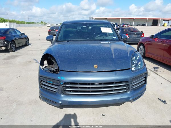 2019 PORSCHE CAYENNE