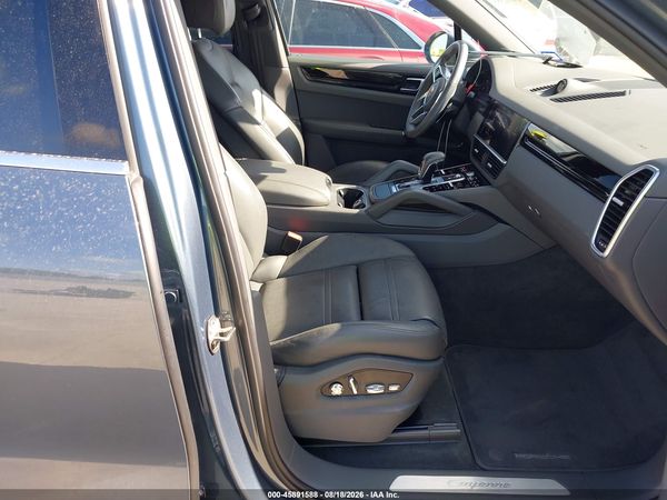 2019 PORSCHE CAYENNE
