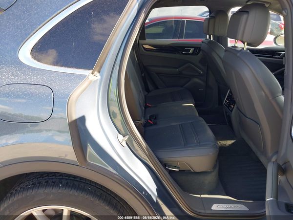 2019 PORSCHE CAYENNE