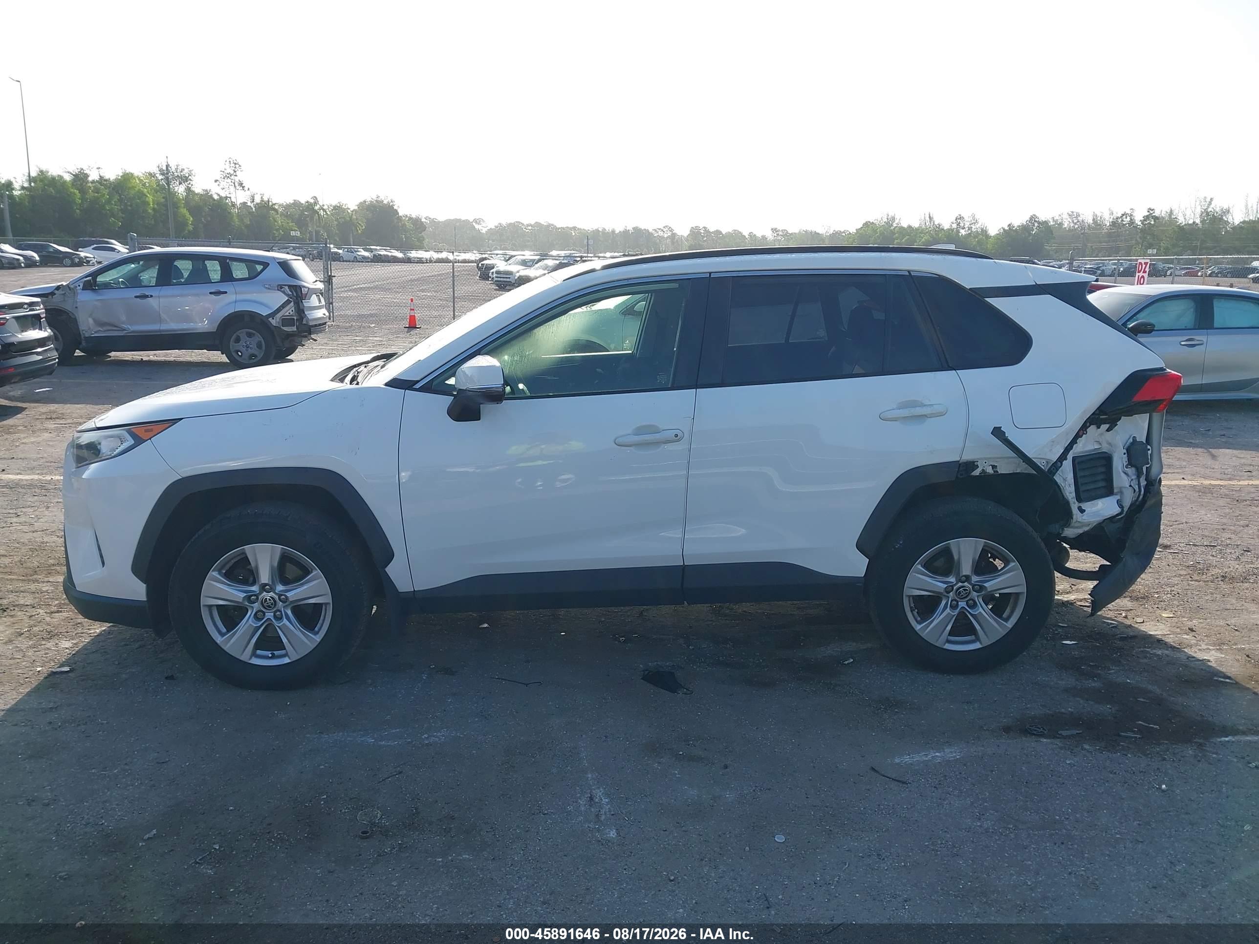 2019 TOYOTA RAV4 XLE