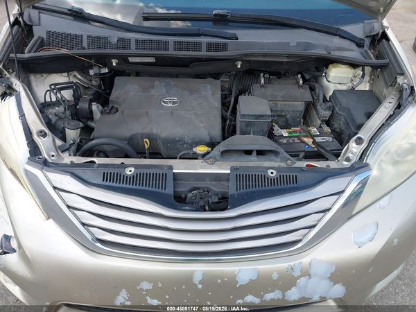 2016 TOYOTA SIENNA XLE PREMIUM 8 PASSENGER