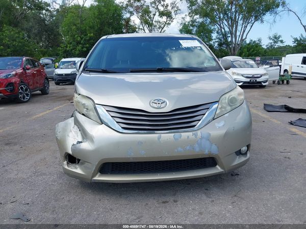 2016 TOYOTA SIENNA XLE PREMIUM 8 PASSENGER