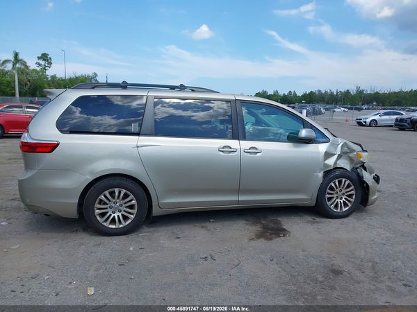 2016 TOYOTA SIENNA XLE PREMIUM 8 PASSENGER