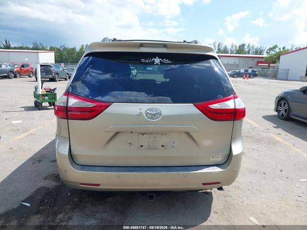 2016 TOYOTA SIENNA XLE PREMIUM 8 PASSENGER
