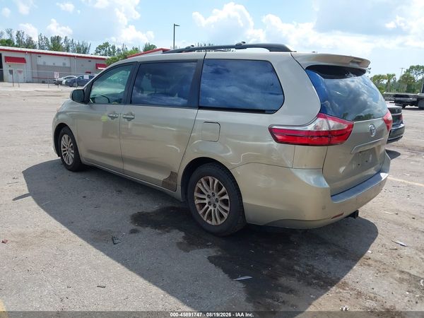 2016 TOYOTA SIENNA XLE PREMIUM 8 PASSENGER