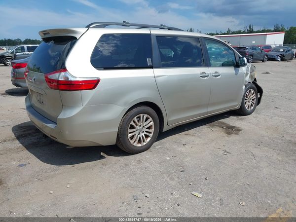 2016 TOYOTA SIENNA XLE PREMIUM 8 PASSENGER