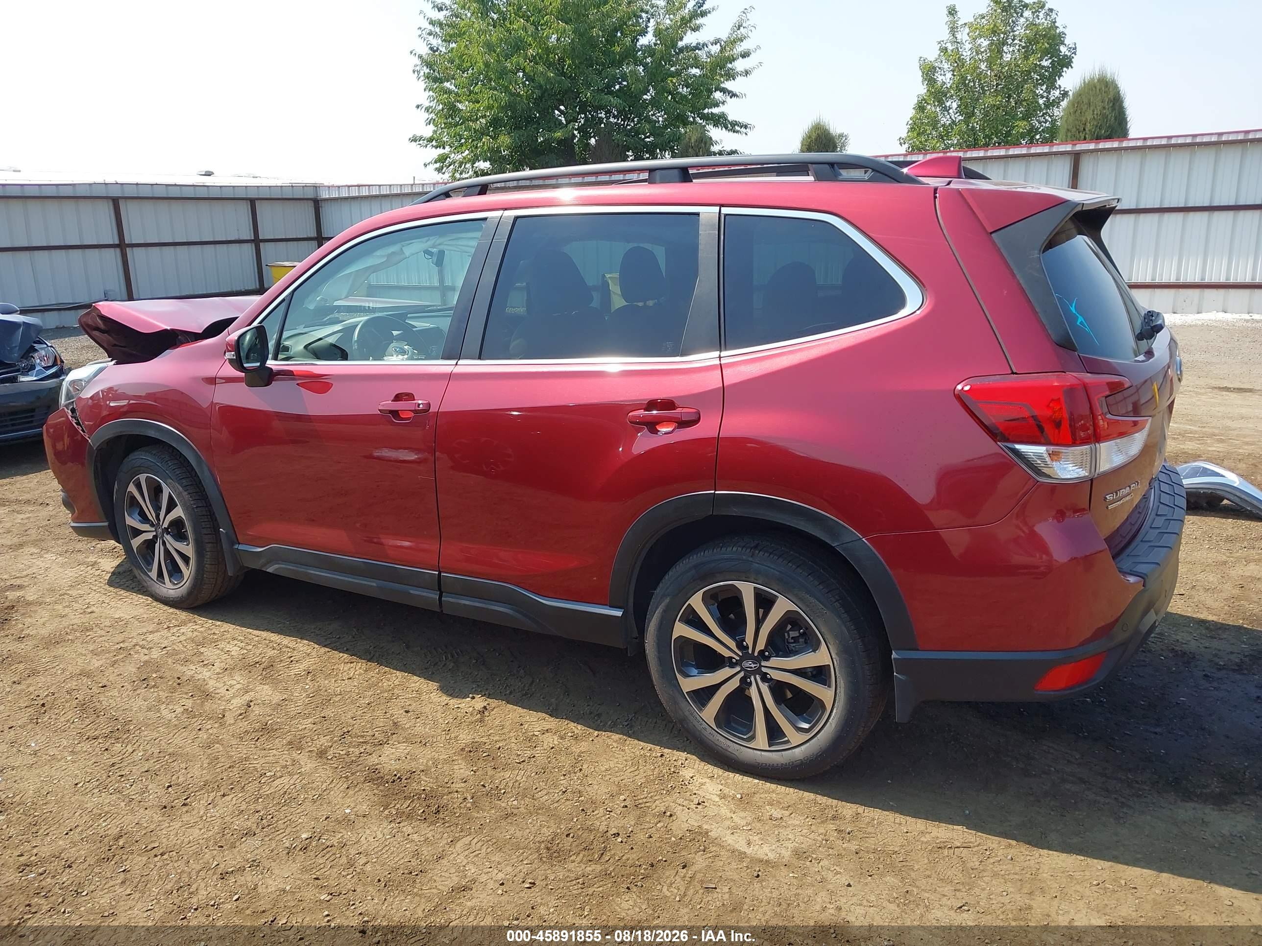 2022 SUBARU FORESTER LIMITED