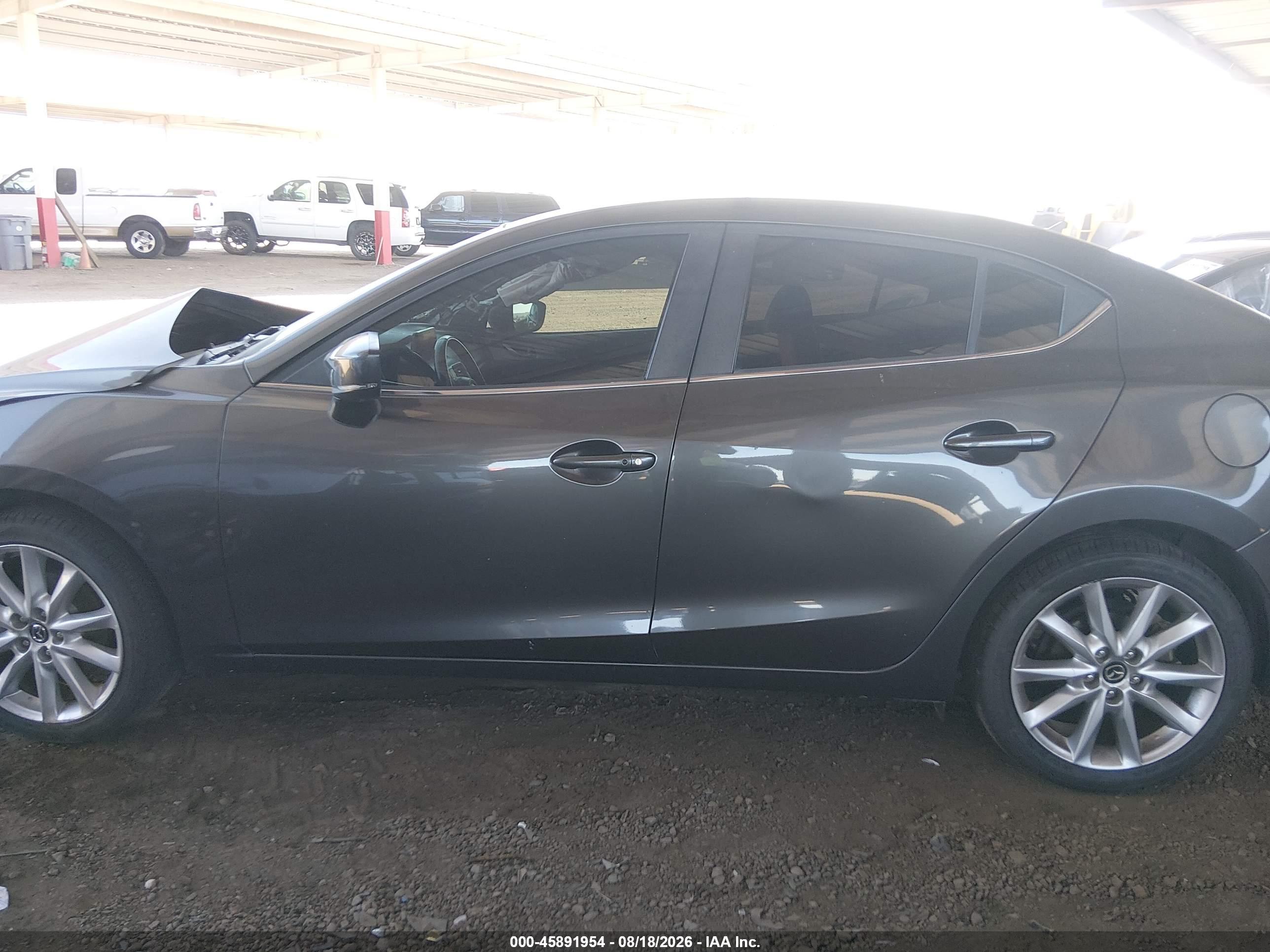 2017 MAZDA MAZDA3 TOURING