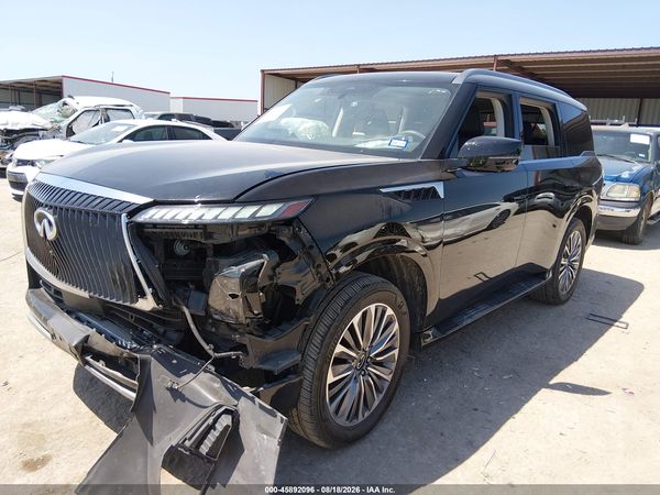 2025 INFINITI QX80 LUXE