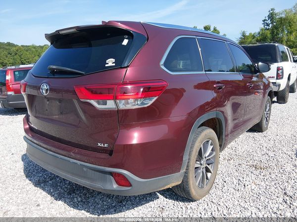2018 TOYOTA HIGHLANDER XLE