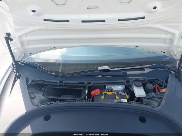2020 TESLA MODEL 3 — I10