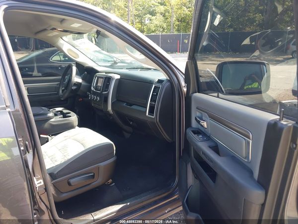2024 RAM 1500 CLASSIC SLT  4X2 6'4 BOX