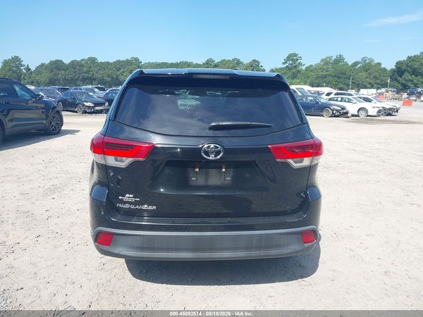 2019 TOYOTA HIGHLANDER LE