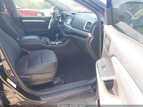 2019 TOYOTA HIGHLANDER LE