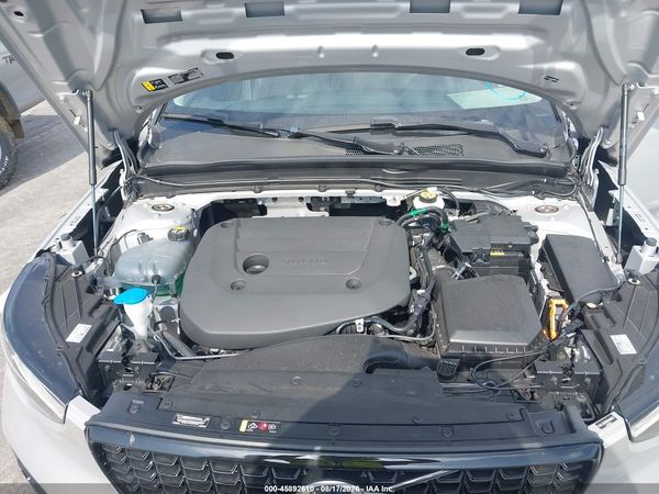 2025 VOLVO XC40 B5 PLUS DARK THEME