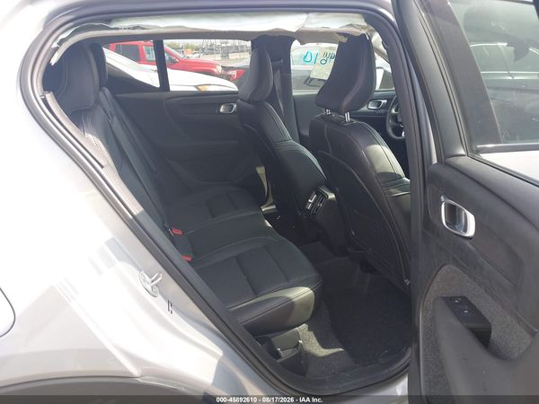 2025 VOLVO XC40 B5 PLUS DARK THEME