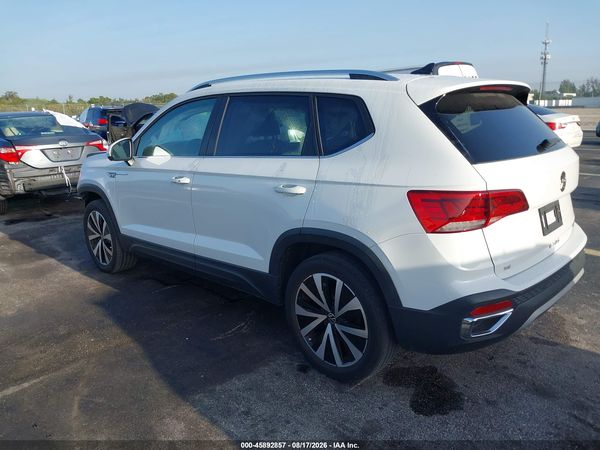 2022 VOLKSWAGEN TAOS 1.5T SE — I3