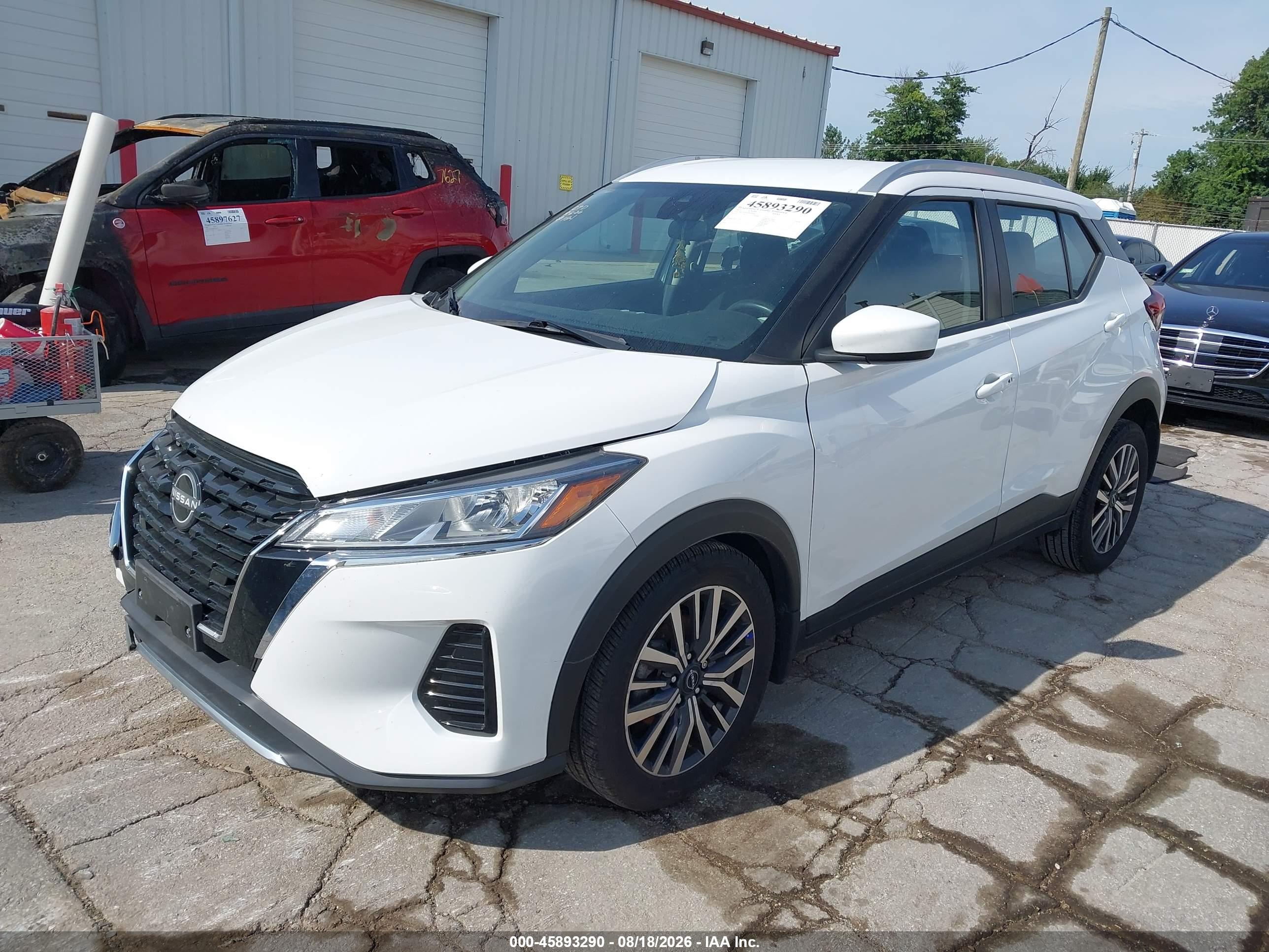 2023 NISSAN KICKS SV XTRONIC CVT — I2