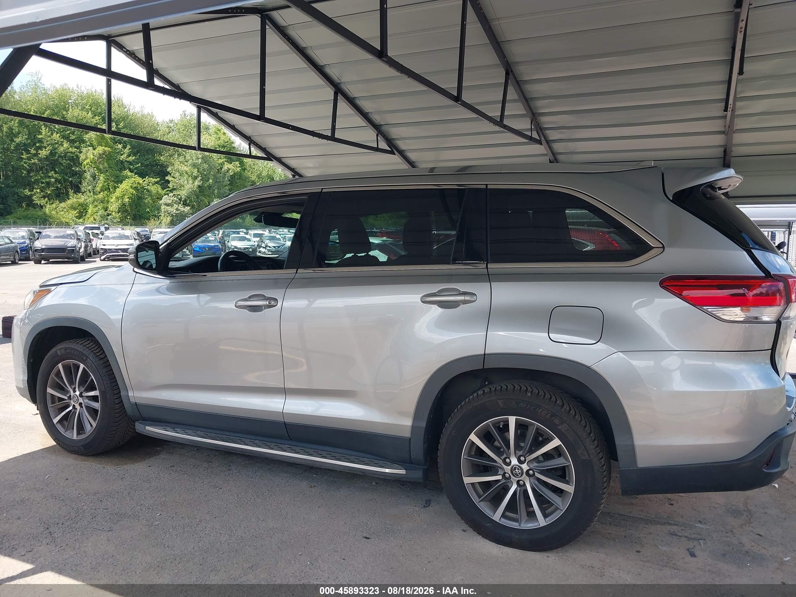 2019 TOYOTA HIGHLANDER XLE