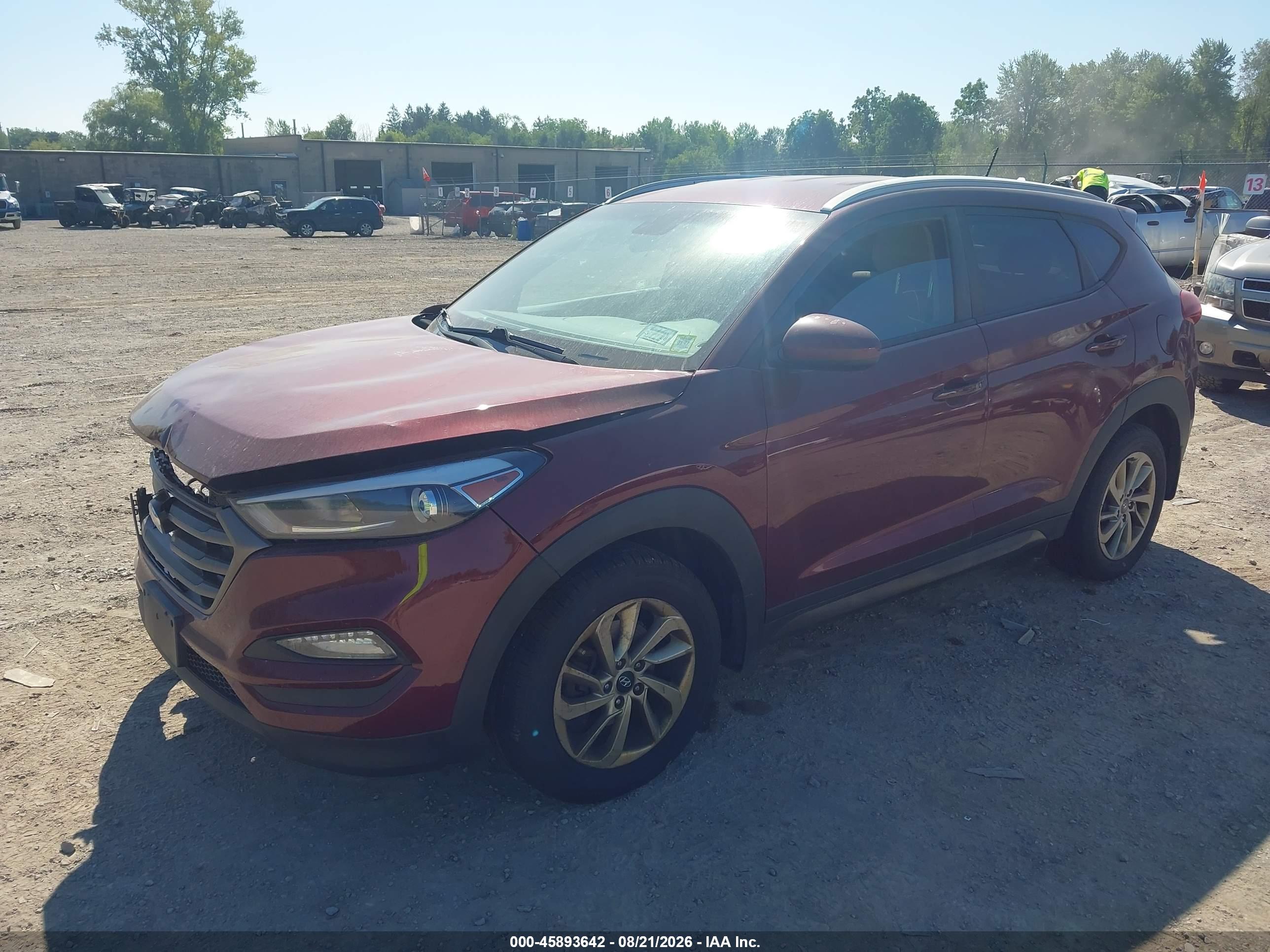 2016 HYUNDAI TUCSON SE — I2