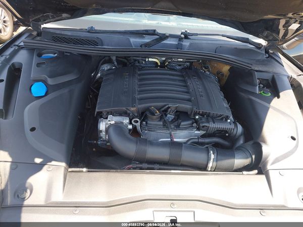 2016 PORSCHE CAYENNE