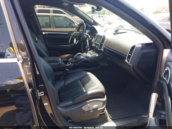 2016 PORSCHE CAYENNE