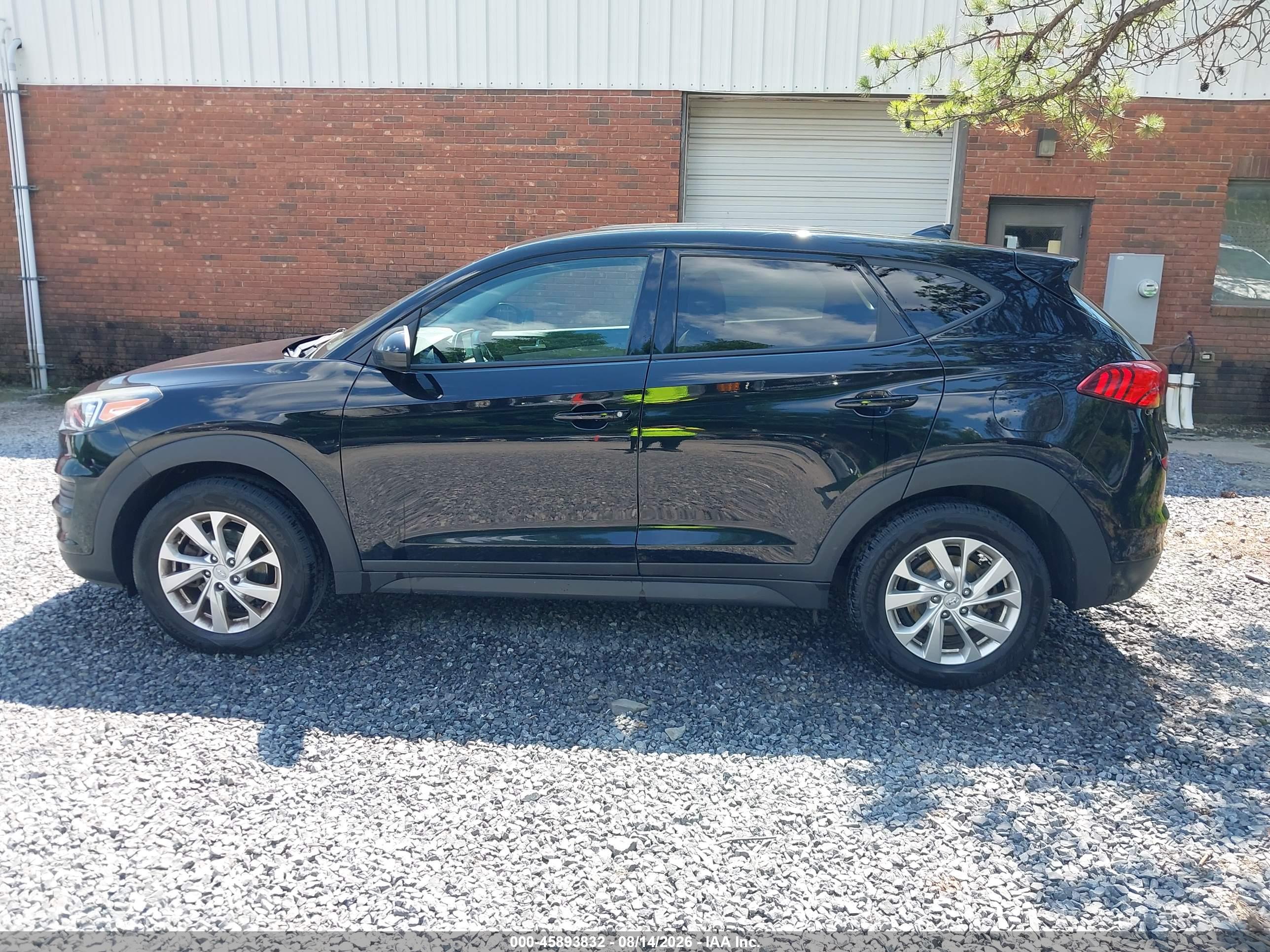 2019 HYUNDAI TUCSON SE