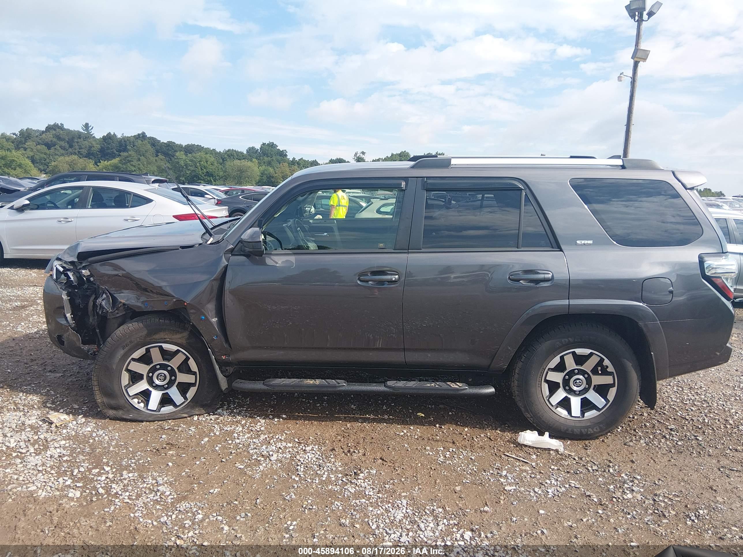 2019 TOYOTA 4RUNNER SR5