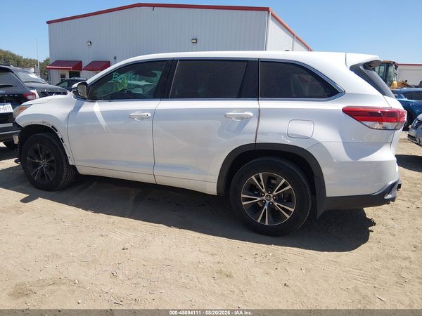 2017 TOYOTA HIGHLANDER LE