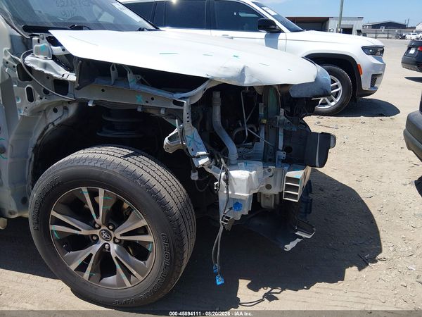 2017 TOYOTA HIGHLANDER LE