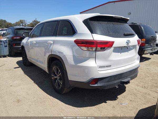 2017 TOYOTA HIGHLANDER LE