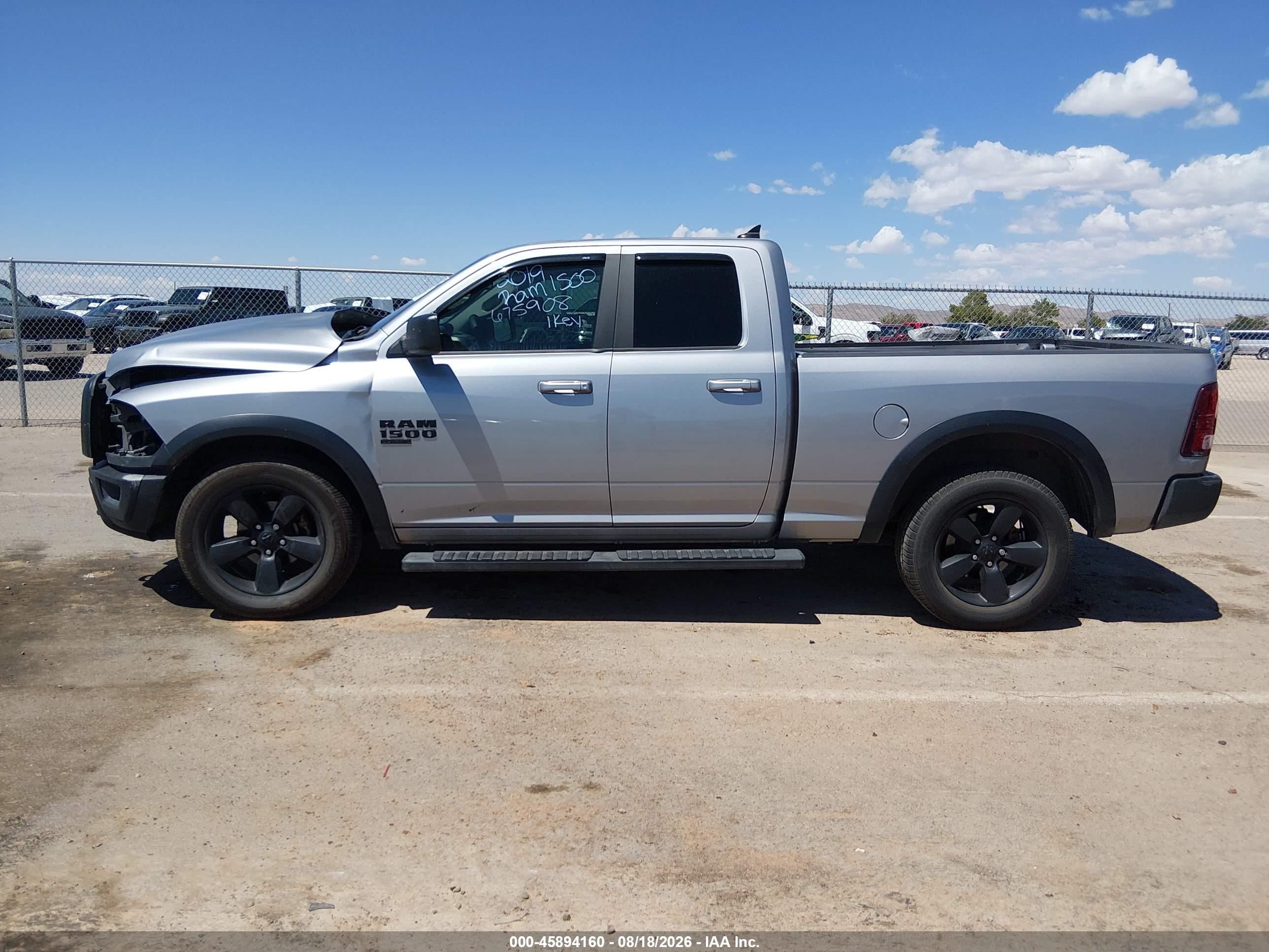 2019 RAM 1500 CLASSIC WARLOCK  4X2 6'4 BOX