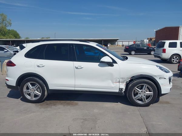 2016 PORSCHE CAYENNE