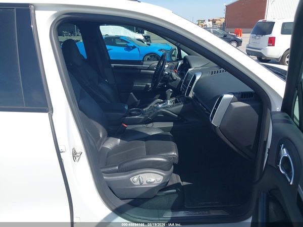 2016 PORSCHE CAYENNE