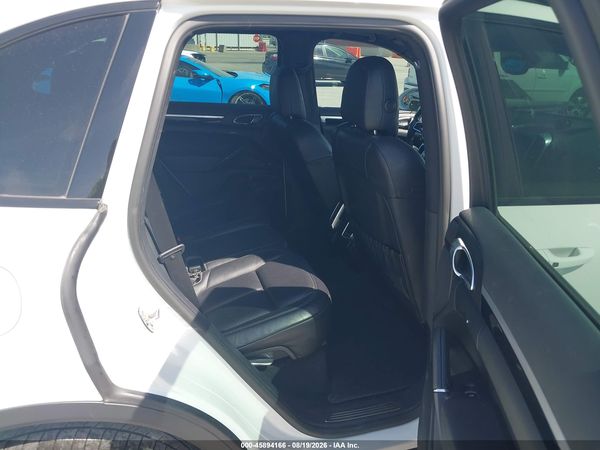 2016 PORSCHE CAYENNE