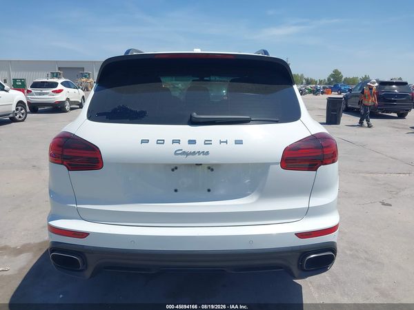 2016 PORSCHE CAYENNE