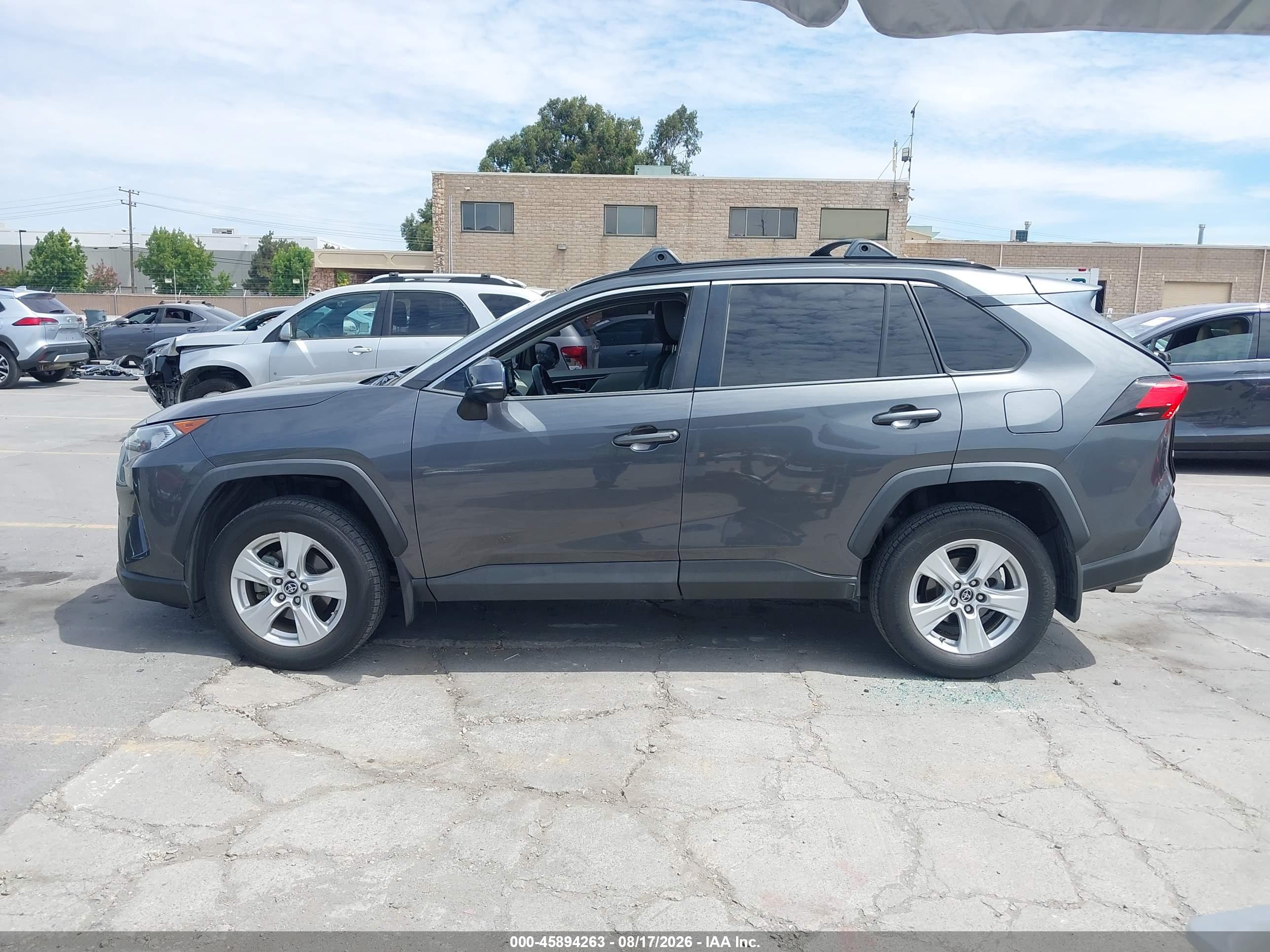 2019 TOYOTA RAV4 XLE