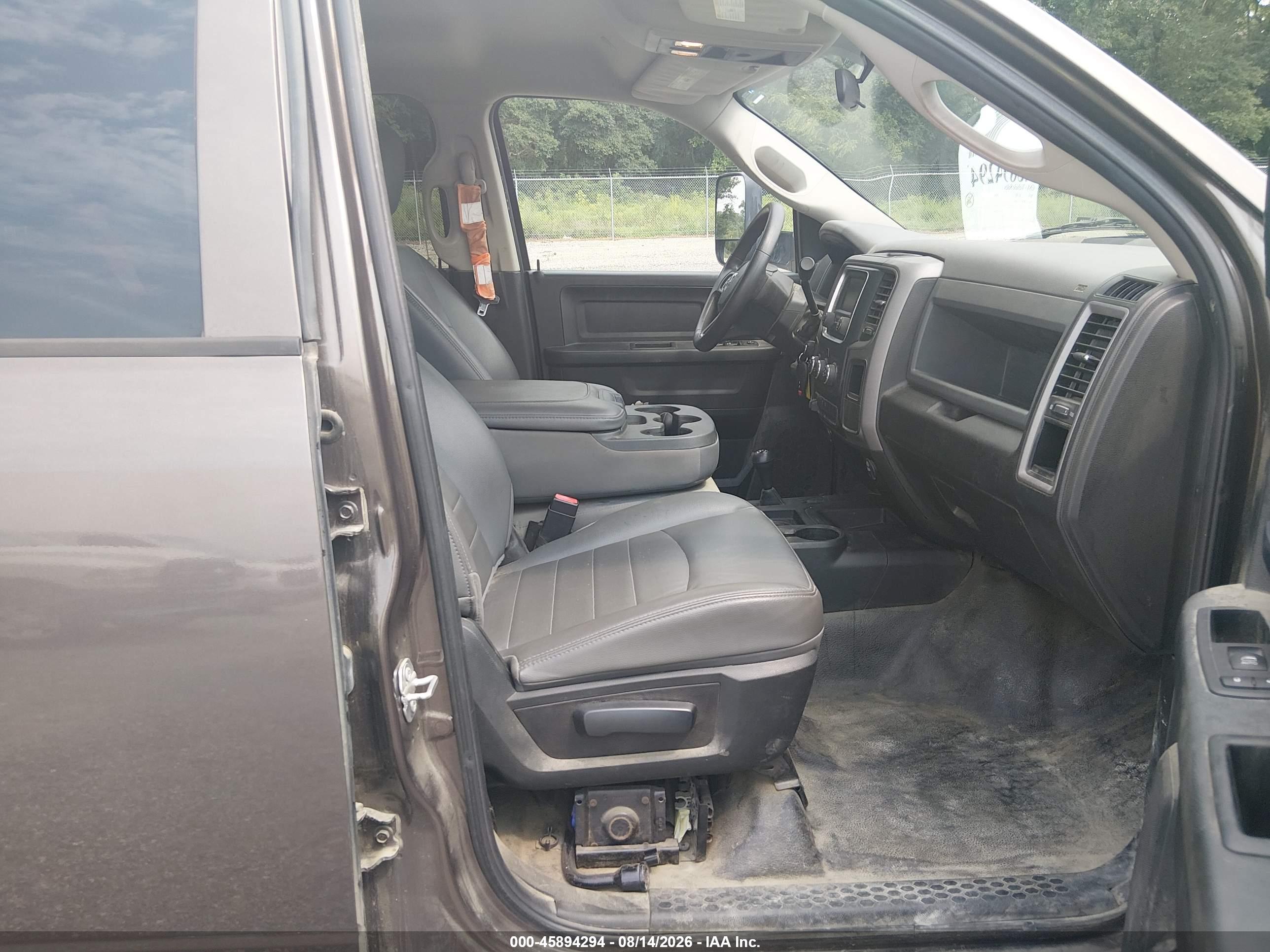 2018 RAM 3500 TRADESMAN  4X4 8' BOX