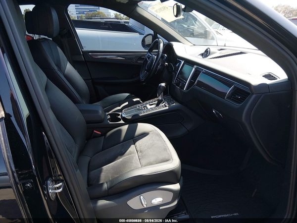 2015 PORSCHE MACAN S