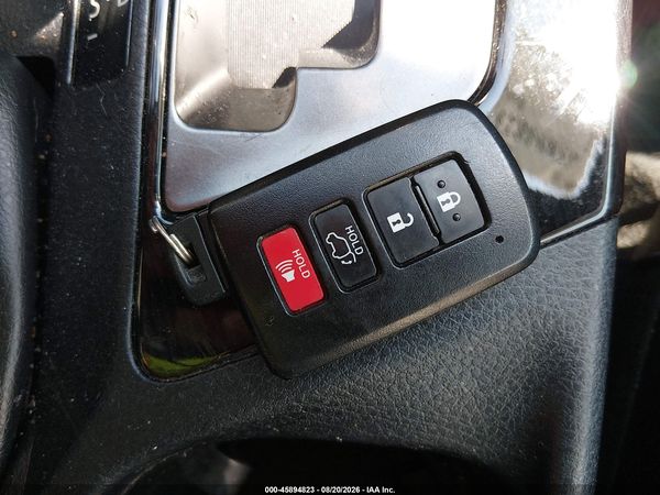 2018 TOYOTA RAV4 SE