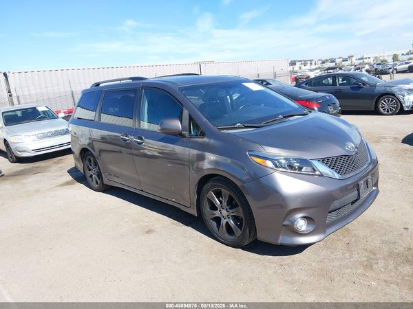 2015 TOYOTA SIENNA SE 8 PASSENGER