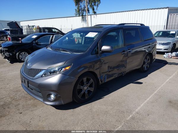 2015 TOYOTA SIENNA SE 8 PASSENGER