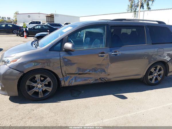 2015 TOYOTA SIENNA SE 8 PASSENGER