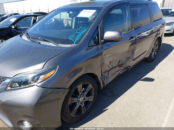 2015 TOYOTA SIENNA SE 8 PASSENGER