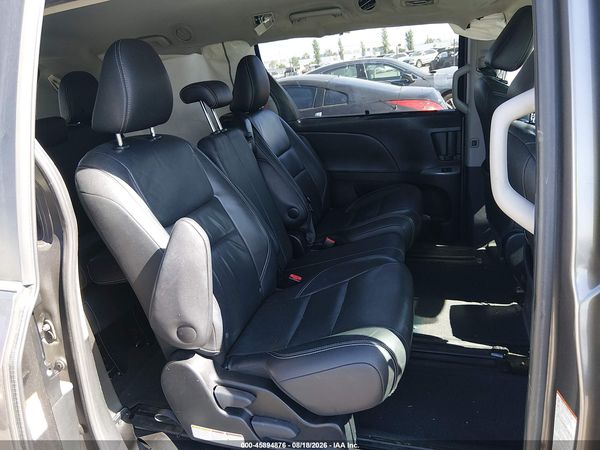 2015 TOYOTA SIENNA SE 8 PASSENGER