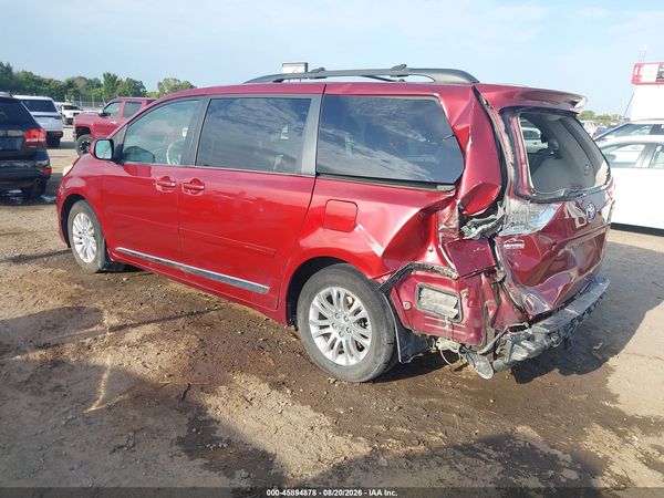 2012 TOYOTA SIENNA XLE V6 8 PASSENGER — I3