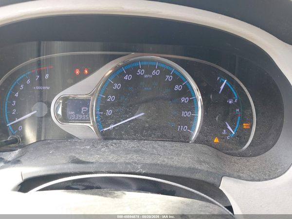2012 TOYOTA SIENNA XLE V6 8 PASSENGER — I7