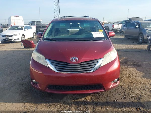 2012 TOYOTA SIENNA XLE V6 8 PASSENGER — I115